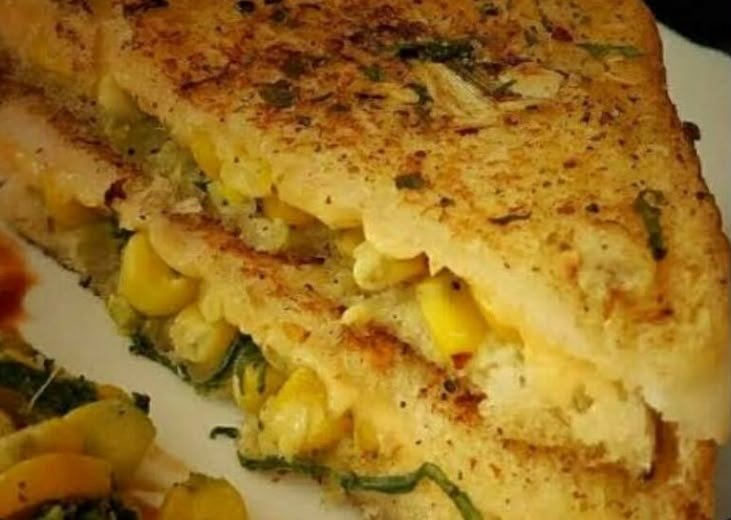 Sweetcorn Triangular Sandwich [2 Pieces]