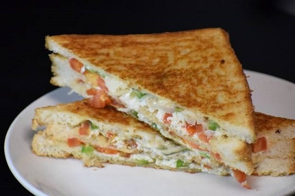 Mix Veg Triangular Sandwich [2 Pieces]