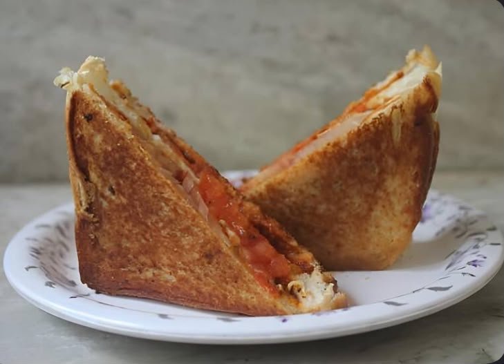 Onion Triangular Sandwich [2 Pieces]
