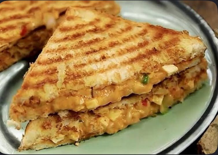 Tandoori Mix Veg Triangular Sandwich [2 Pieces]